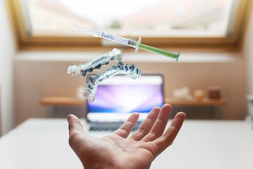 hand floating syringe